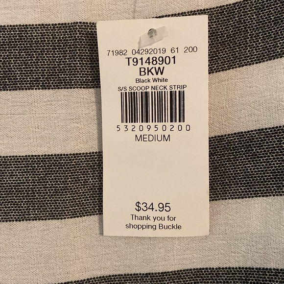 New Fantastic Fawn Grey White Striped Ruffle Top SZ MEDIUM - Picture 4 of 5